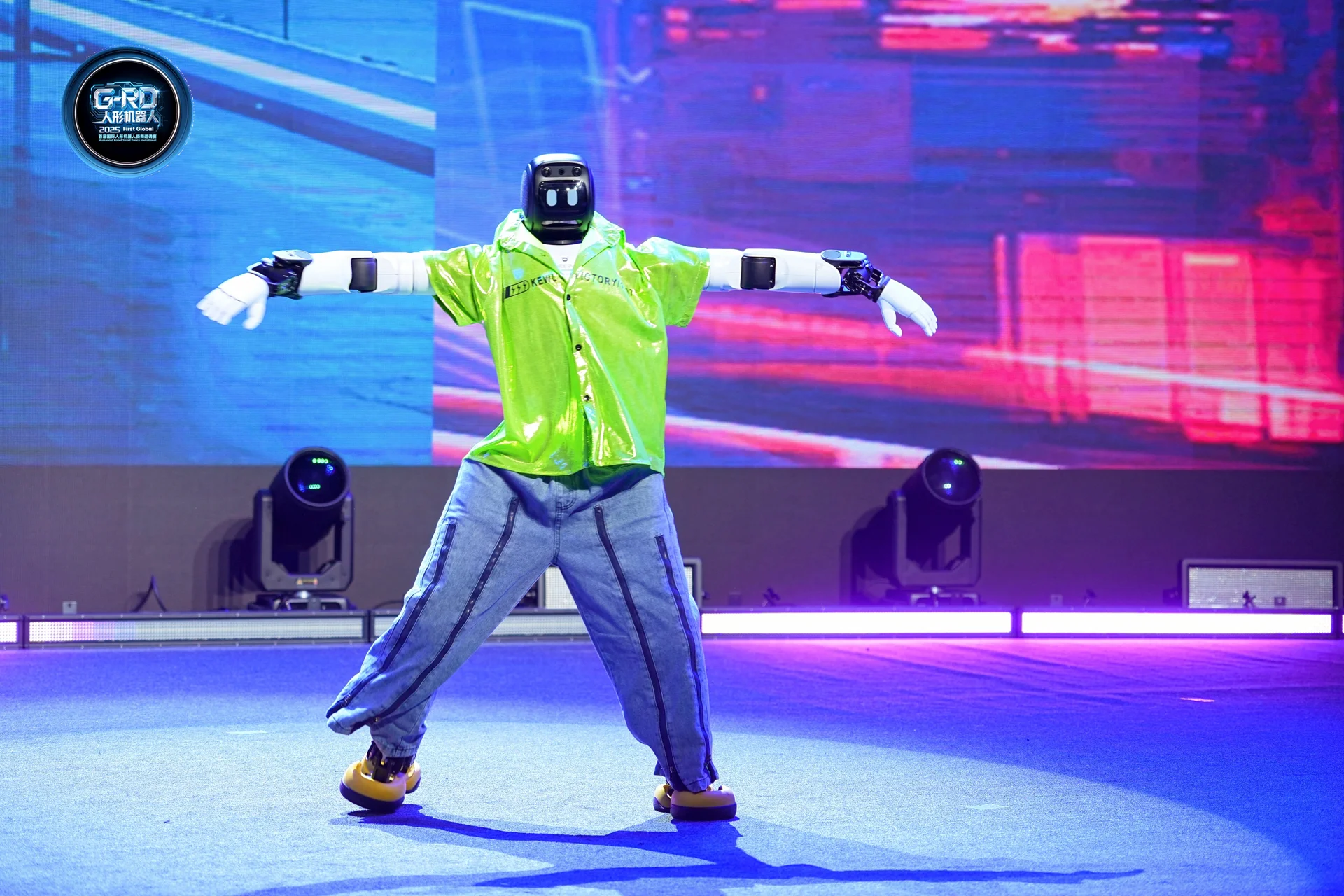 2025年广西南宁人形机器人街舞赛事现场