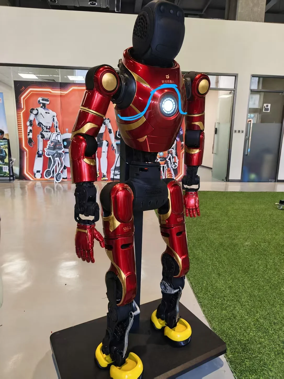 主题装扮机器人展示