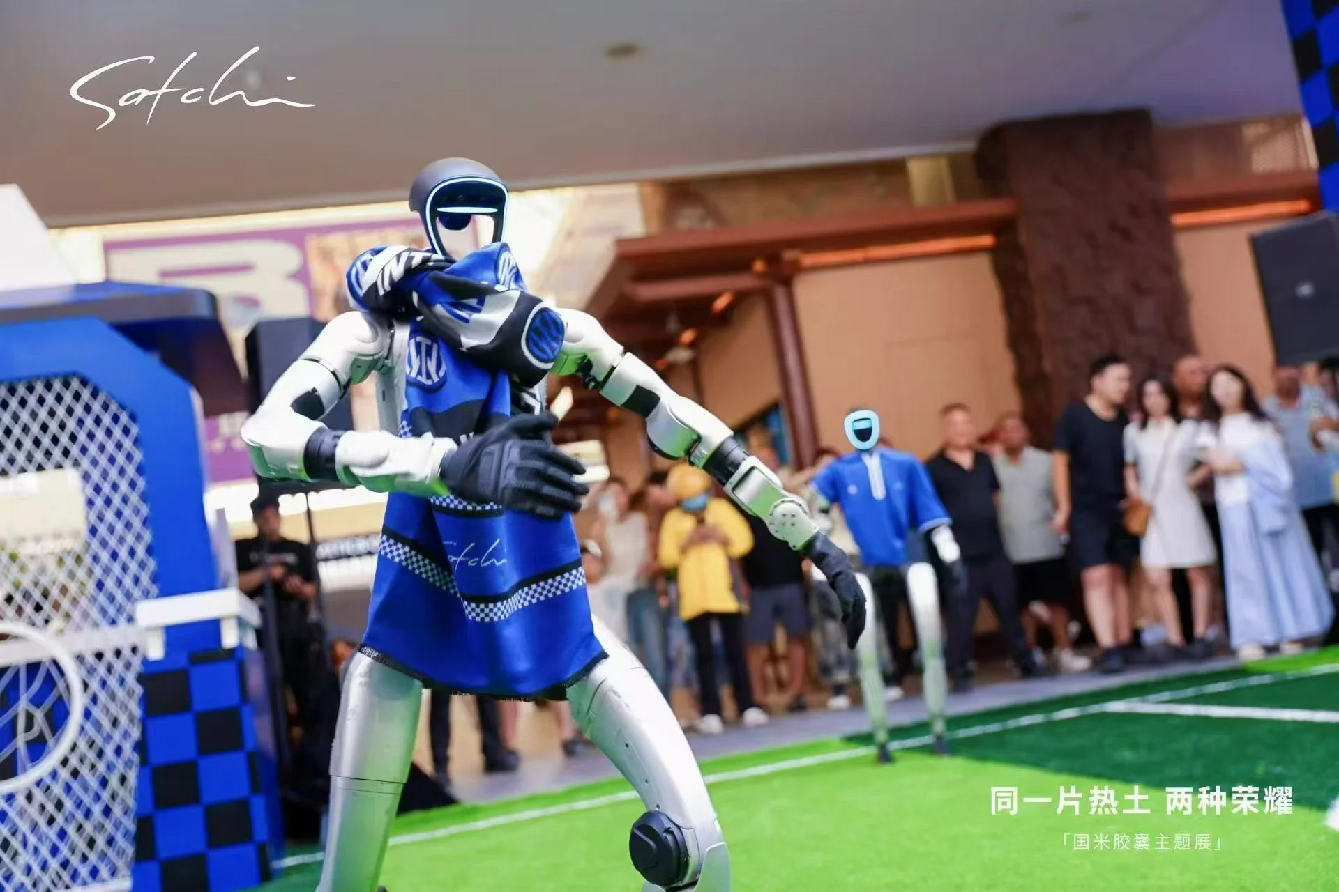 品牌主题活动中的机器人